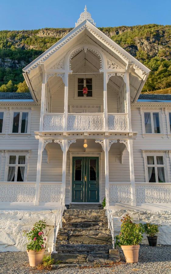 Husum Hotel Borgund Exterior photo